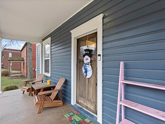 4th image of 213 Main Street