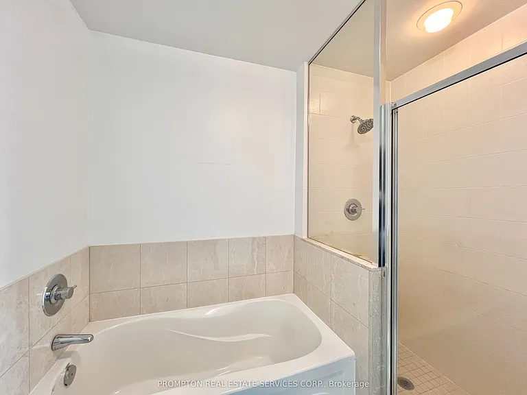 65 Bremner Blvd #1910 — Photo 23