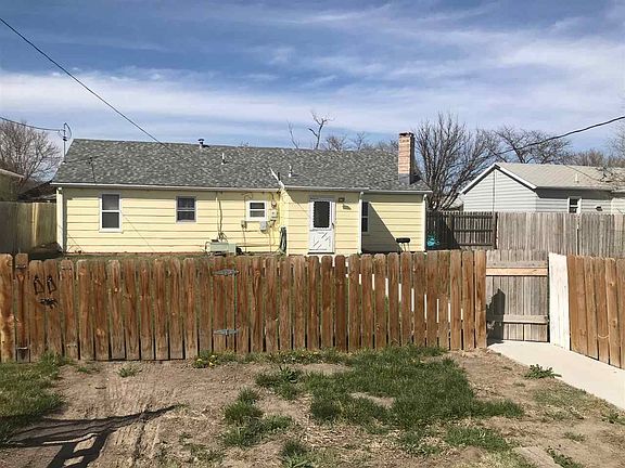 3rd image of 2120 W 2nd St