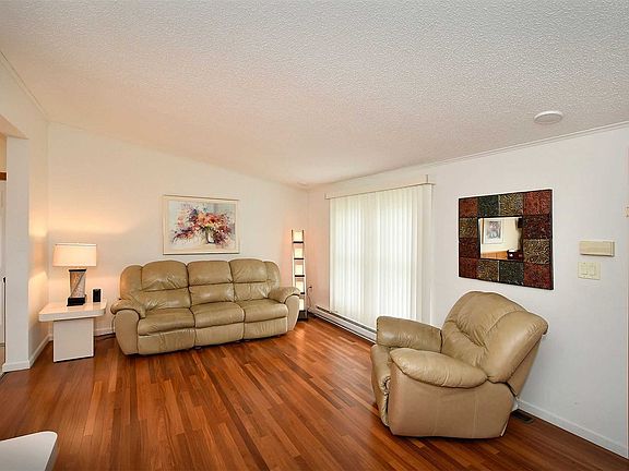 5th image of 107 9th Ave