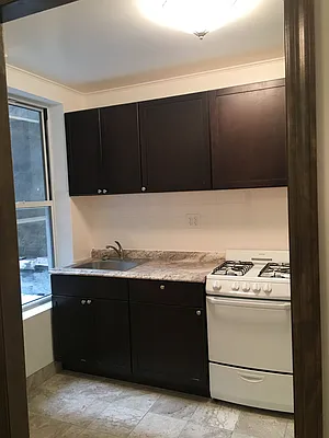 Rented by Warren T Real Estate Corp. | media 29