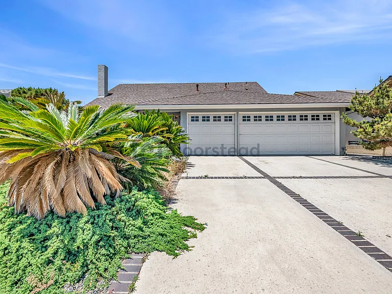 955 Fernrest Dr — Photo 3