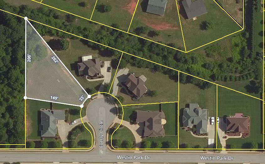 2nd image of 305 Everly Cir