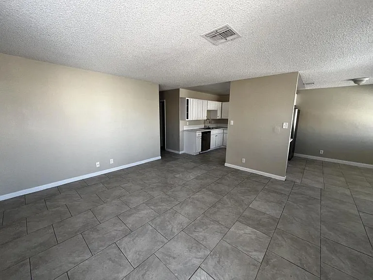 6941 Appleton Dr — Photo 4