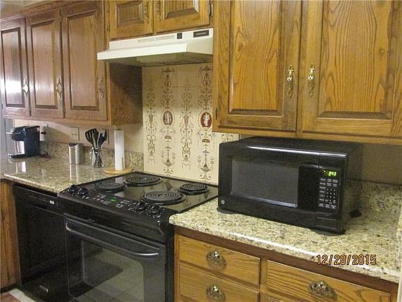 5th image of 121 Byron Nelson St