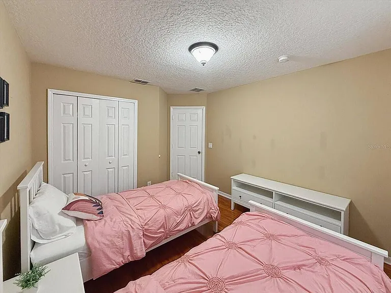 1302 S Beach Cir — Photo 30