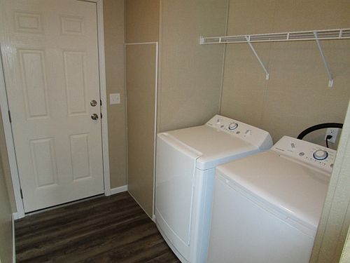 4th image of 164 Applewood Ct