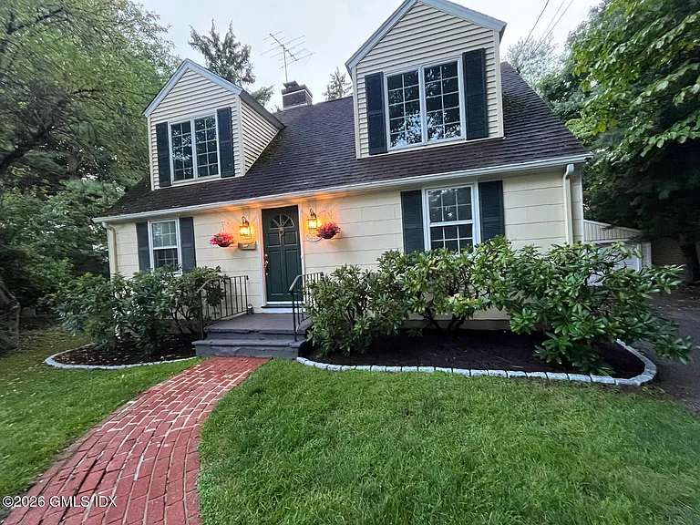 45 Thornhill Rd — Photo 1