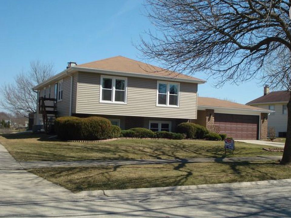 1st image of 7S607 Lynn Dr