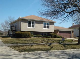 7S607 Lynn Dr, Naperville, IL 60540