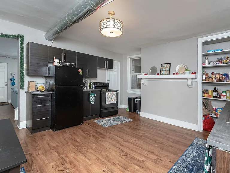 1411 Bingham St — Photo 4