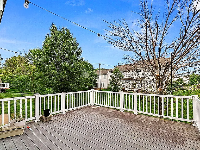 301 Northshore Ct — Photo 11