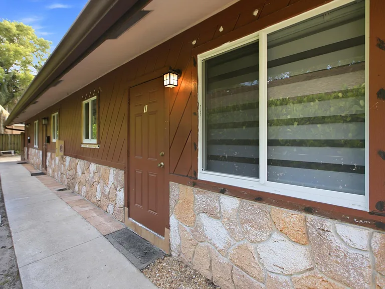 1786 SW 22nd St #1 — Photo 3
