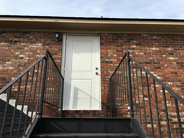 1st image of 840 Northside Dr E
