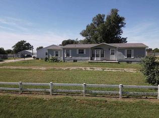2333 Lark Rd, Abilene, KS 67410