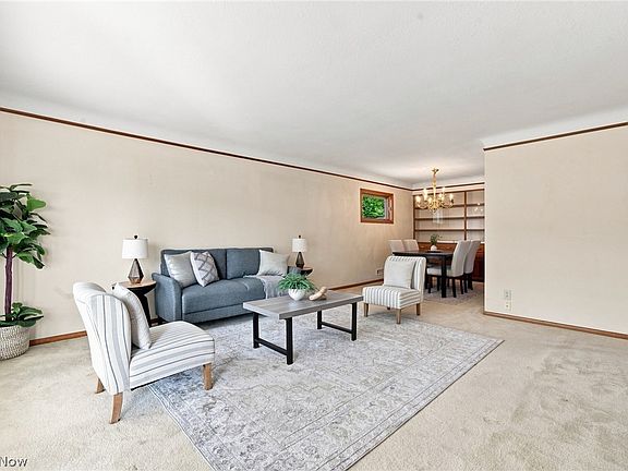 3rd image of 7227 Oakwood Rd