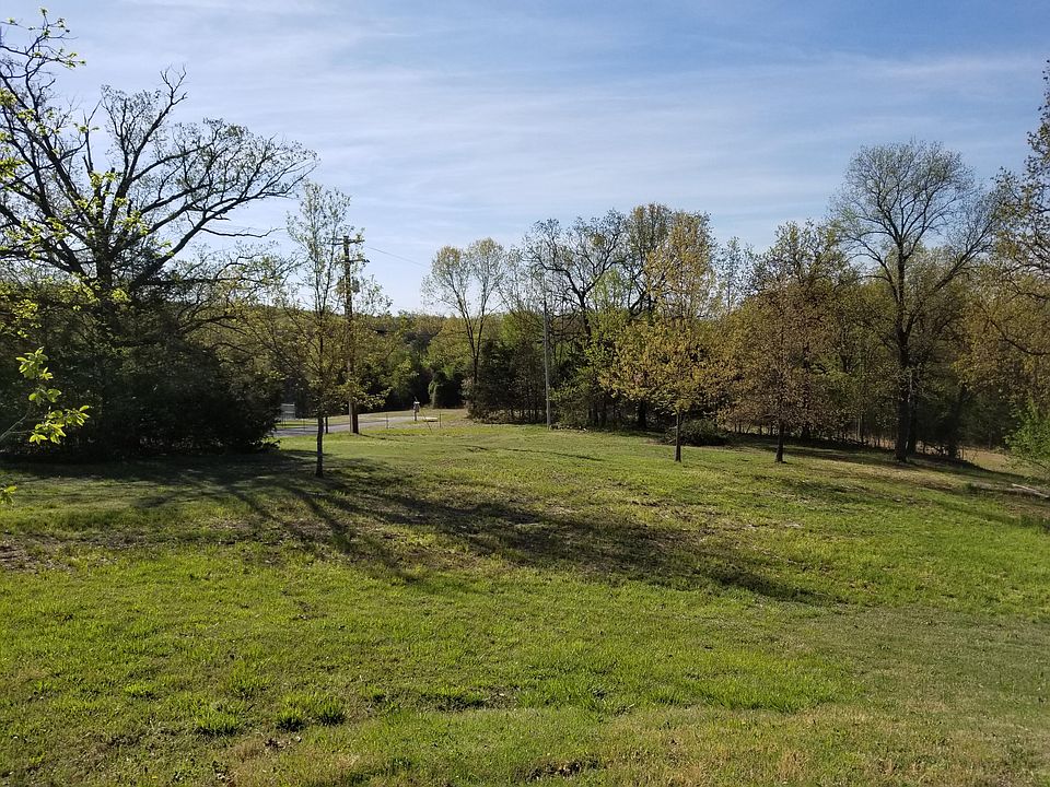 1st image of 220 Mary Ln