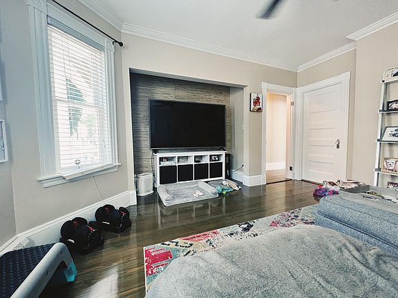 2nd image of 451 E 7th St #1