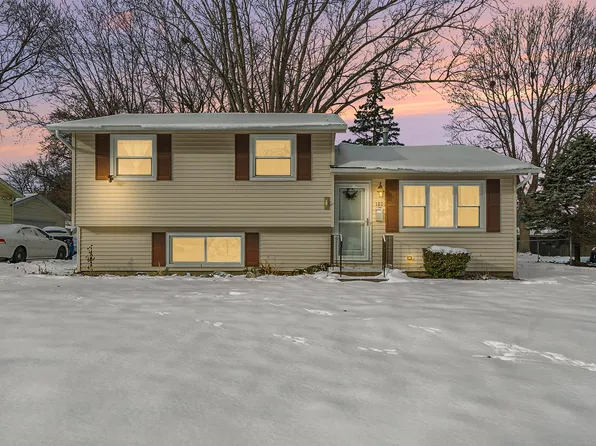 1801 Winston Dr, South Bend, IN 46635