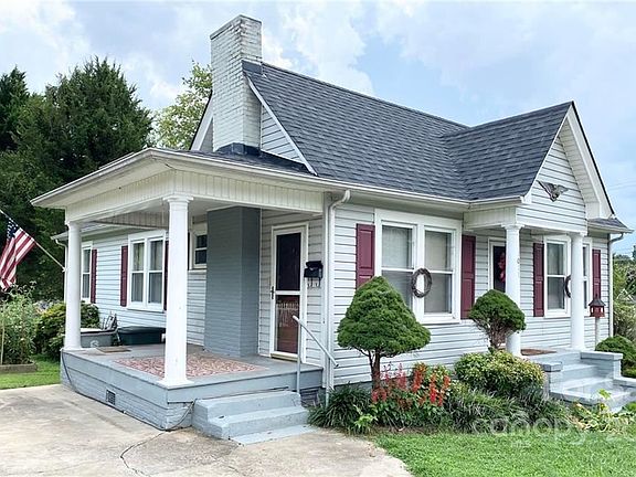 2nd image of 1011 Olive Ave