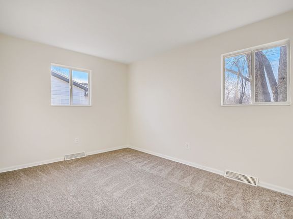 5th image of 10113 E 33rd St