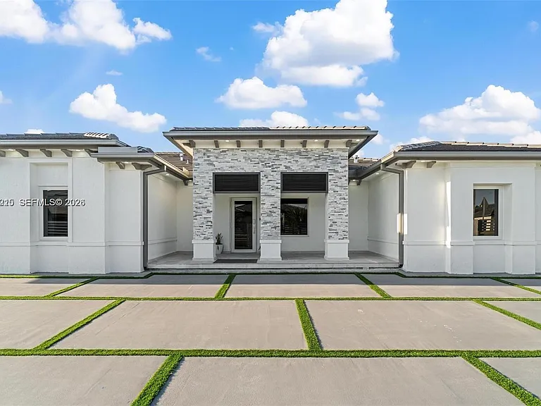 13305 SW 190th Ter — Photo 51