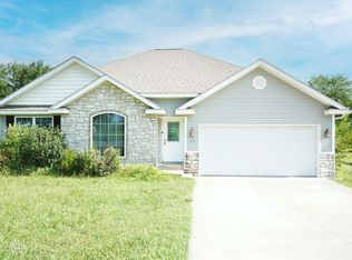 589 W Fountain Rd, Webb City, MO 64870