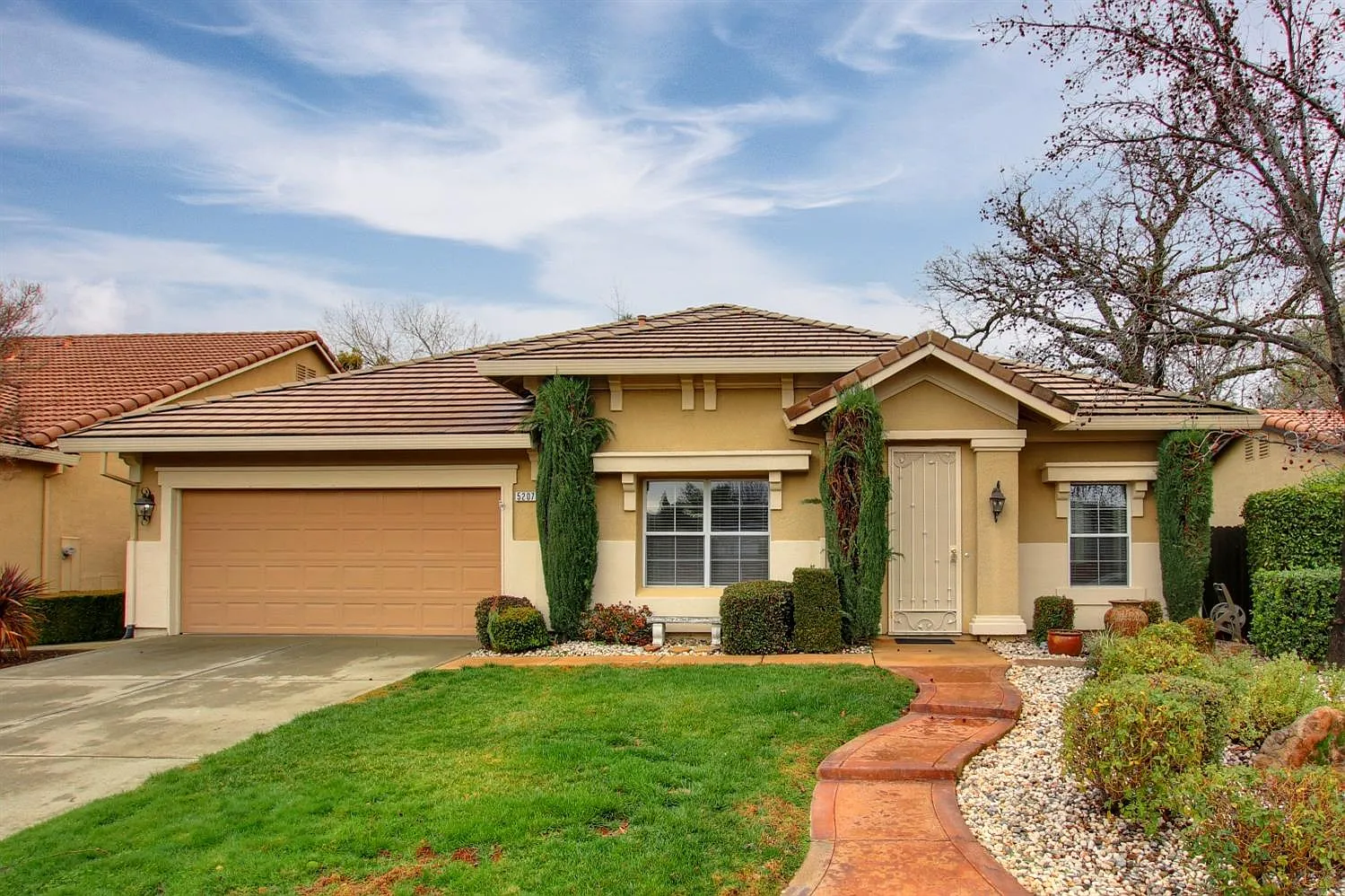 5207 Brookfield Cir photo 1