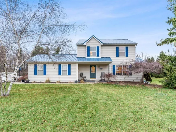 10050 Redhawk Dr, Perry, MI 48872