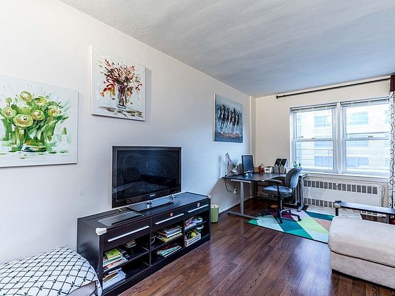 5th image of 12325 82nd Ave APT 4G