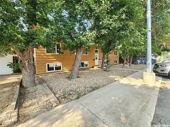 2nd image of 320 Main St