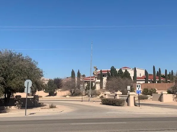 703 Ridgecrest Dr, Carlsbad, NM 88220