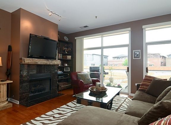 3rd image of 600 W Drummond Pl APT 316