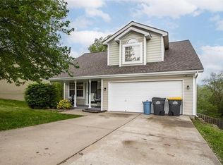 1495 NW Yankee Dr, Blue Springs, MO 64015