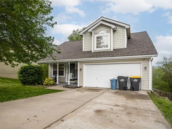 1495 NW Yankee Dr, Blue Springs, MO 64015