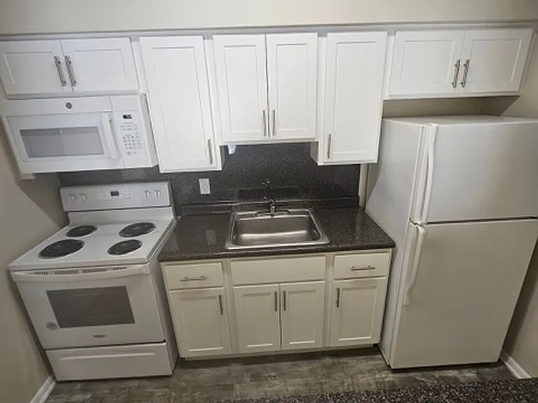 Providence Manor Apartments — Photo 13