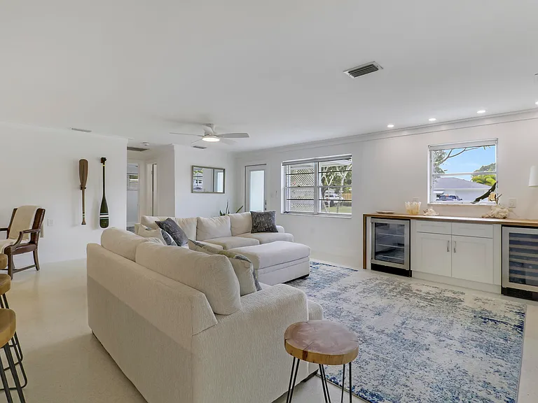 1518 Summer Ave — Photo 11