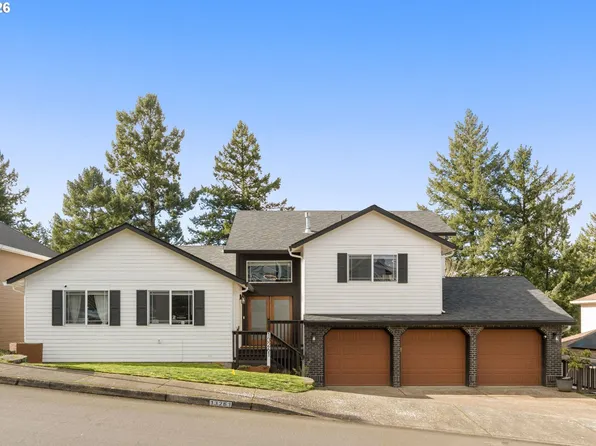 13261 SW Essex Dr, Portland, OR 97223