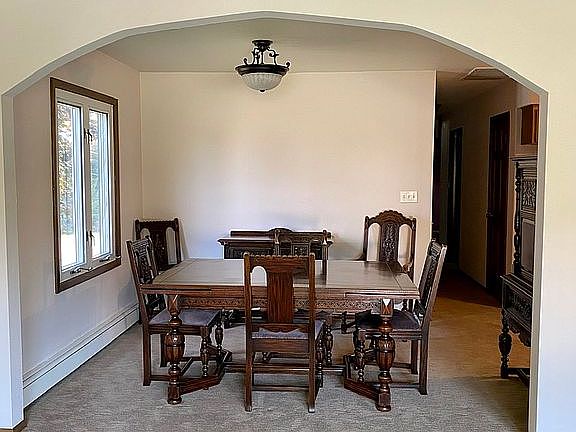 Dining room 8’6“x11’7”