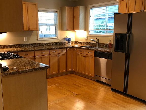4th image of 33 Barneson Ave
