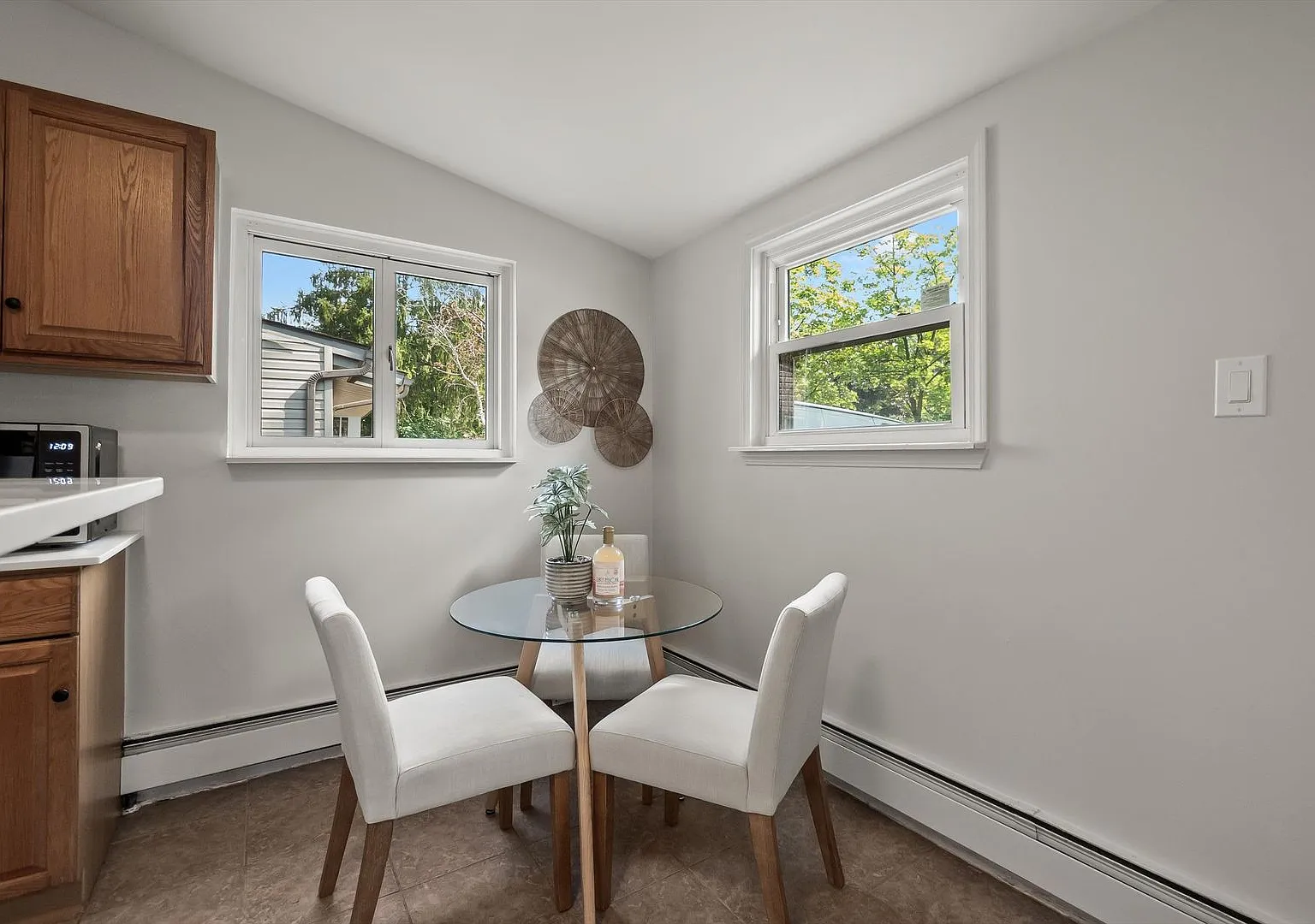 **Open House Saturday Sept 12th From Noon To 12:30pm** Charming 3 Bed Ranch Home! — Photo 4