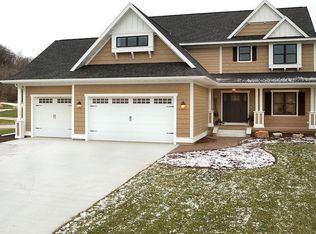 2380 Cobblestone Cv, Onalaska, WI 54650