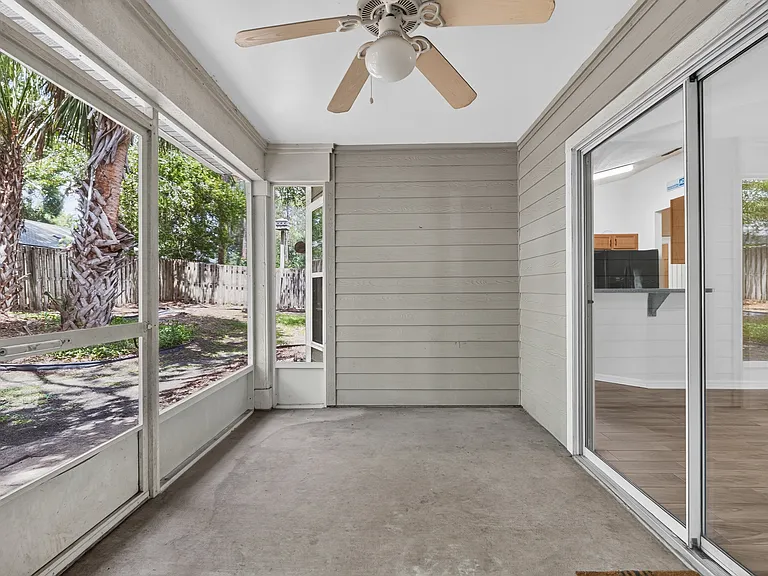 8038 SW 67th Rd — Photo 44