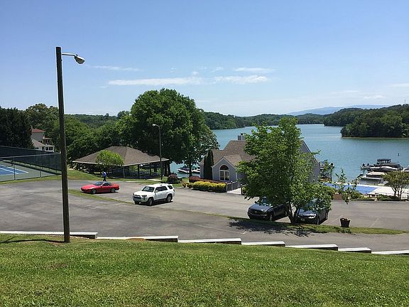 4th image of 232 Northshore Dr