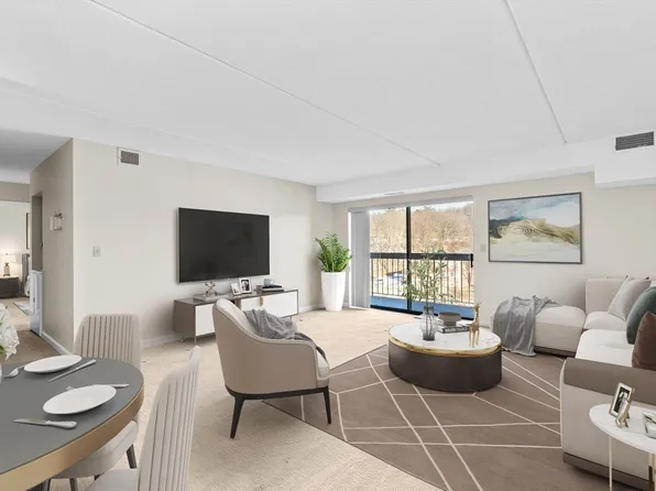 159 Main St APT 56B, Stoneham, MA 02180