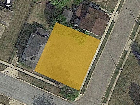 3rd image of 144 Green St