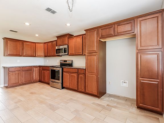 4th image of 4143 Rolling Springs Dr