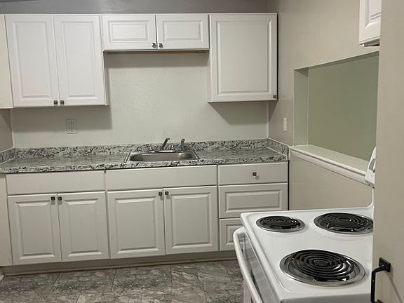 2nd image of 259-279-B68 Oakville Ave #1