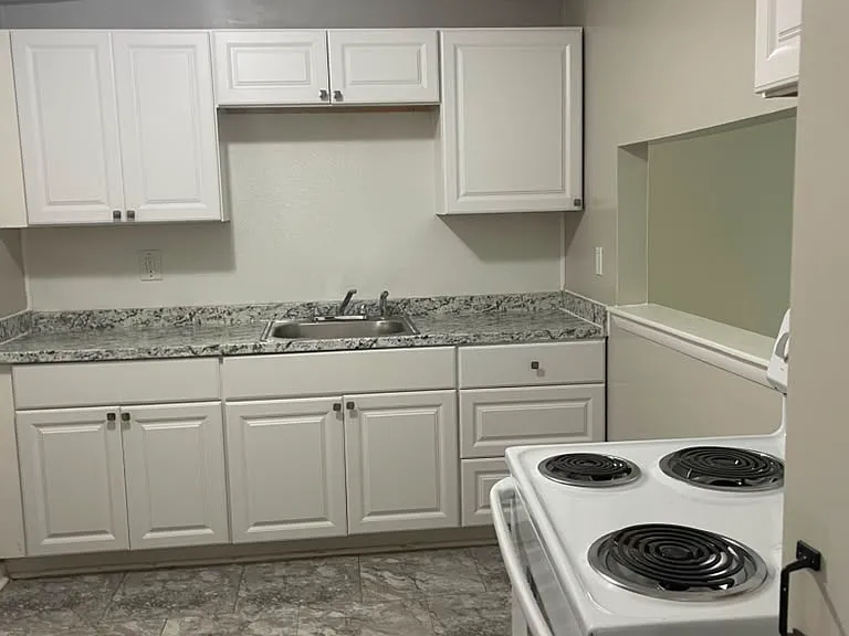 259-279-B68 Oakville Ave #1 — Photo 2