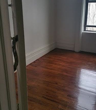 5th image of 288 New York Ave APT 4